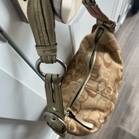 Large Coach Handbag - Picture 7 of 9